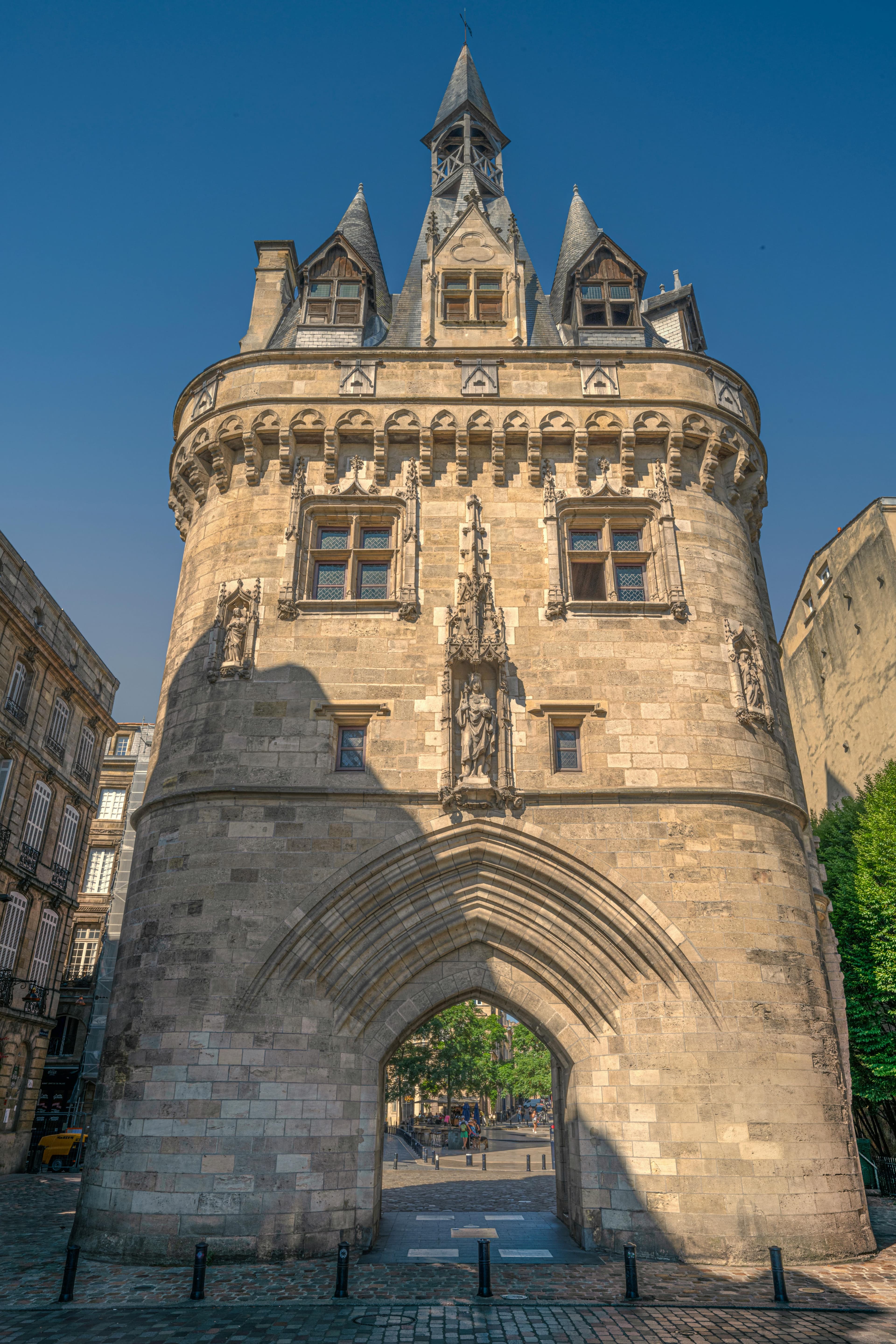 Porte Cailhau