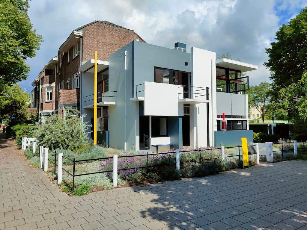 Rietveld Schröderhuis (Rietveld Schröder House)