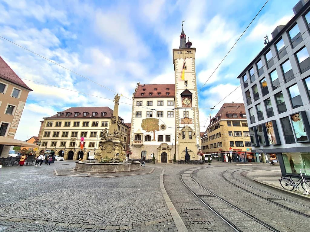 Grafeneckart und Rathaus