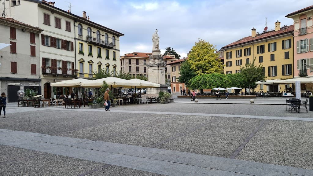Piazza Alessandro Volta