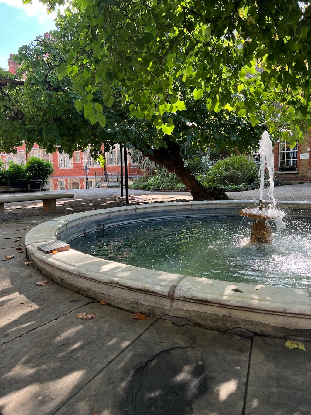 Mittlerer Brunnen auf der Lind