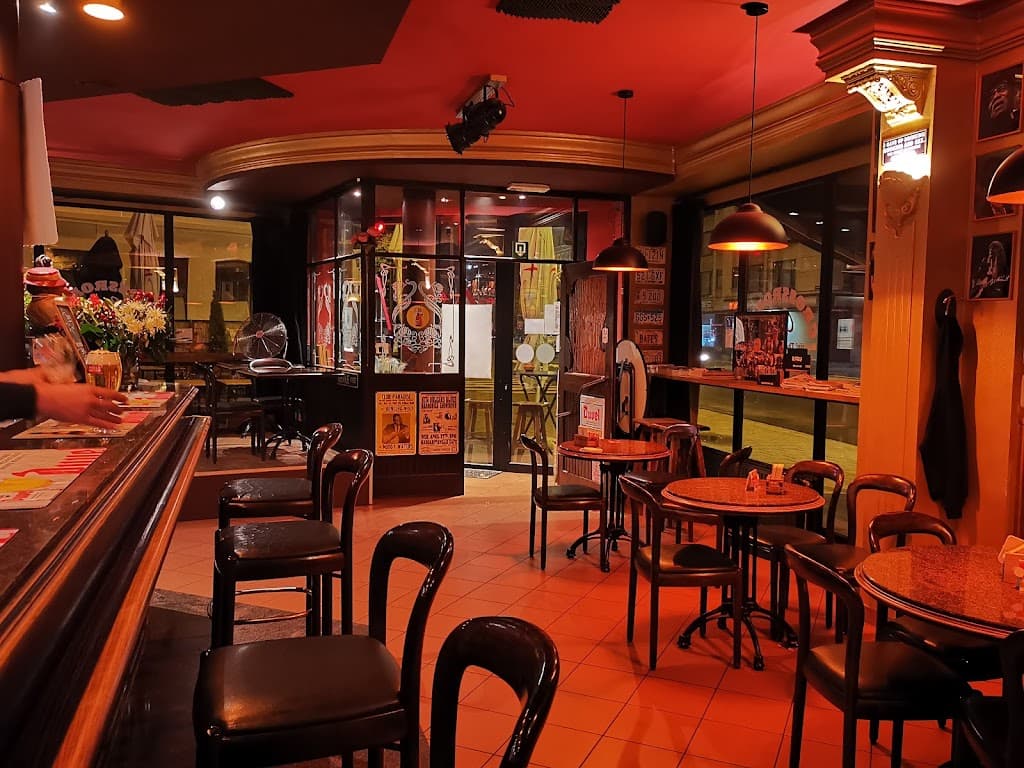 Crossroads Café
