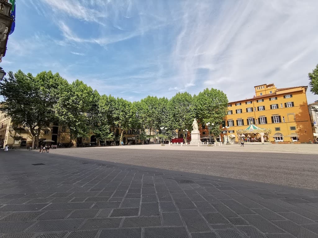 Piazza Napoleone