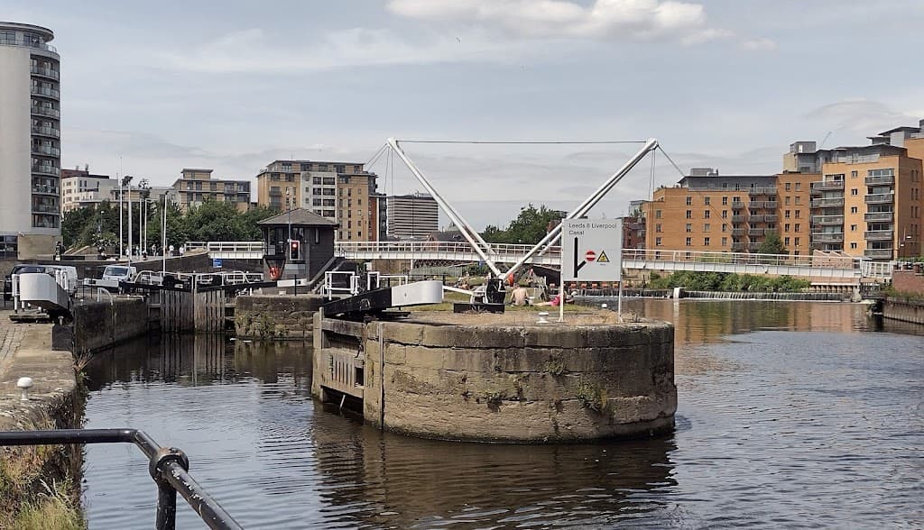 Erste Schleuse des Leeds-Liverpool-Kanals