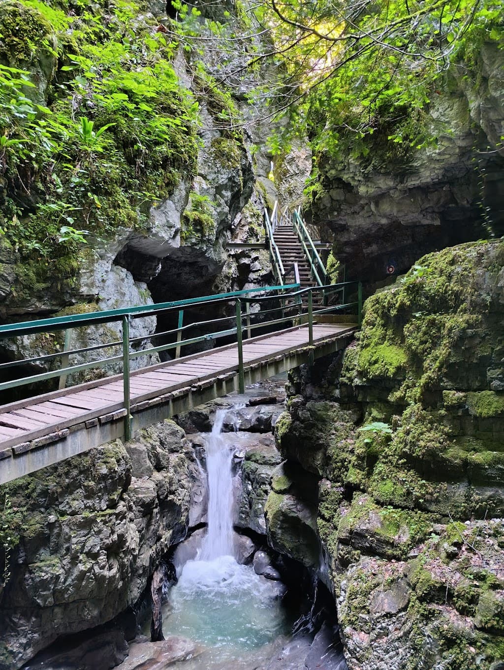 Vražeji prolaz / Devils passage hiking trail