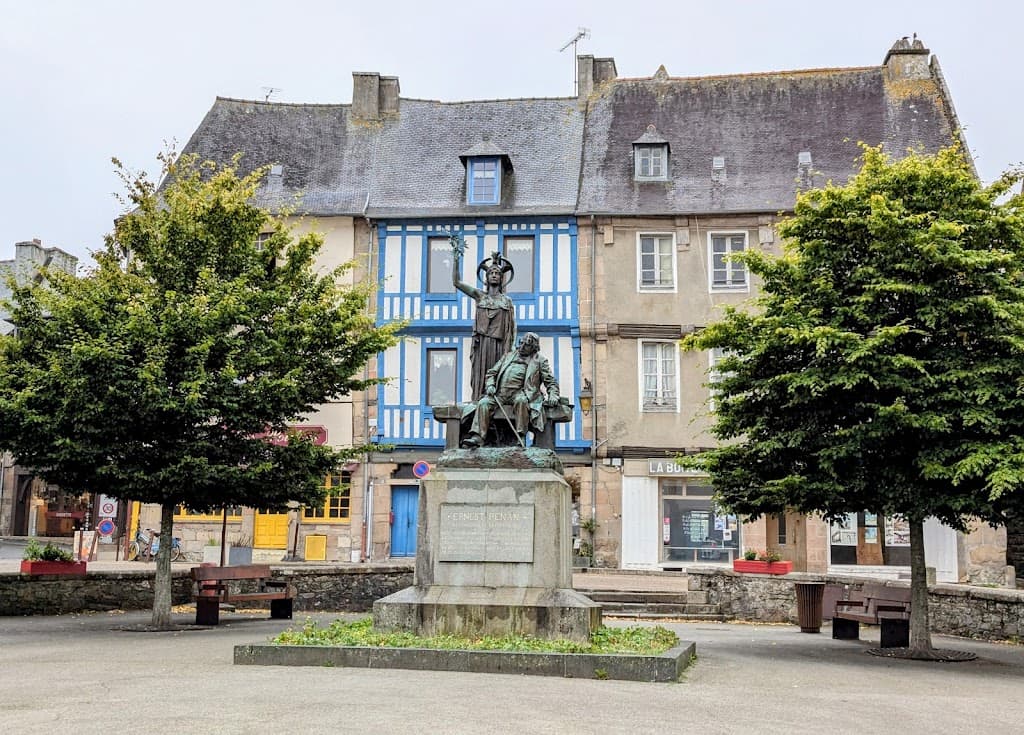 Monument Ernest Renan
