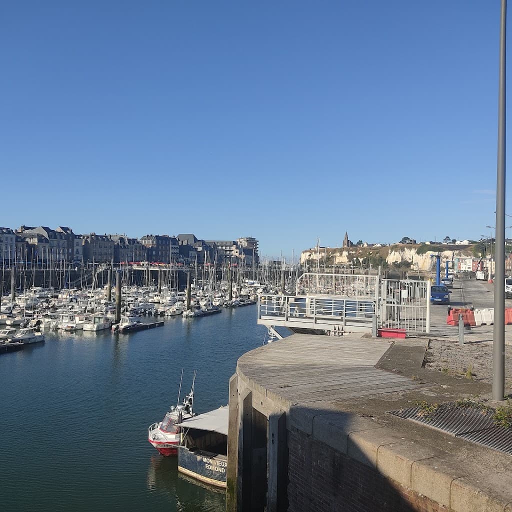 Le Port de Plaisance