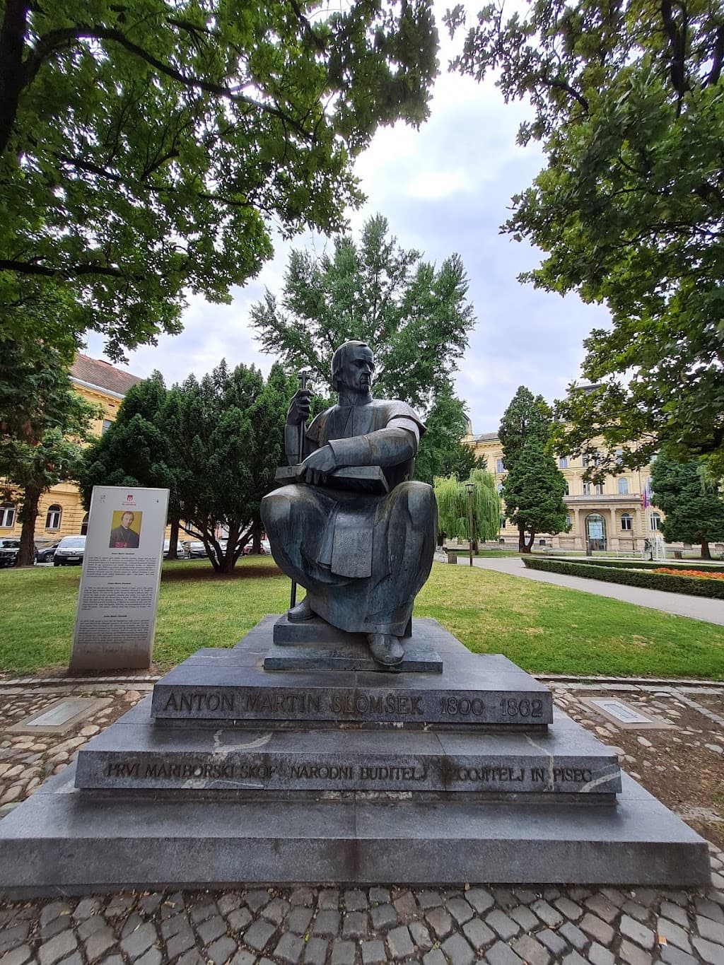 Slomškov trg