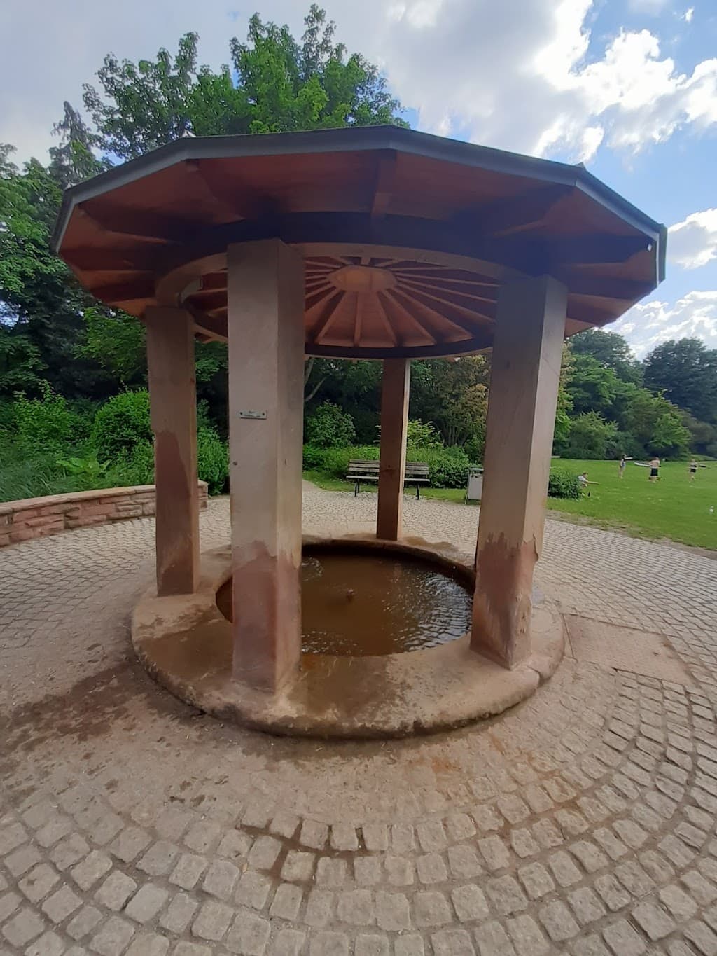 Heilquelle Kleine Mainau Garten