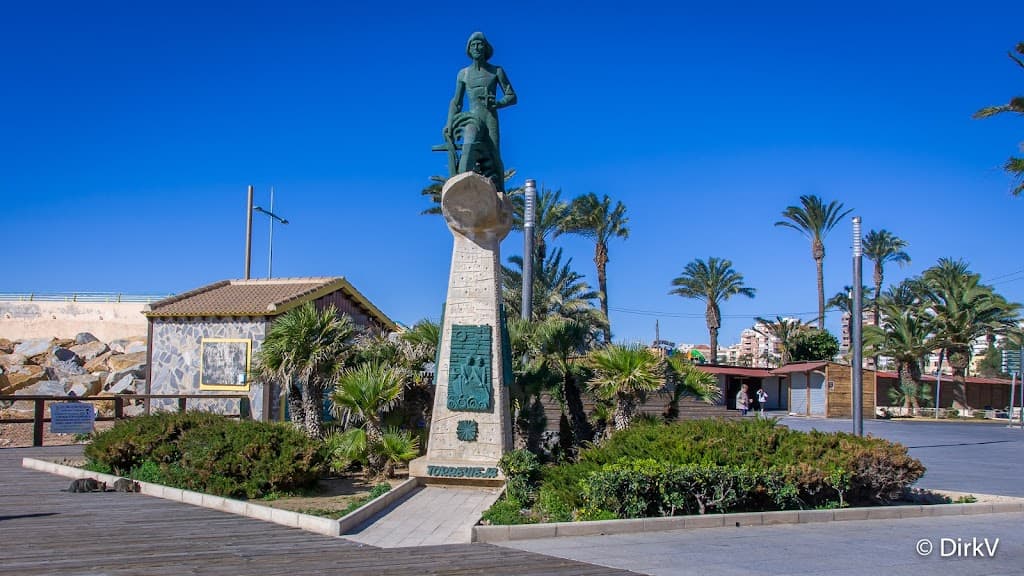 Monumento al Hombre del Mar