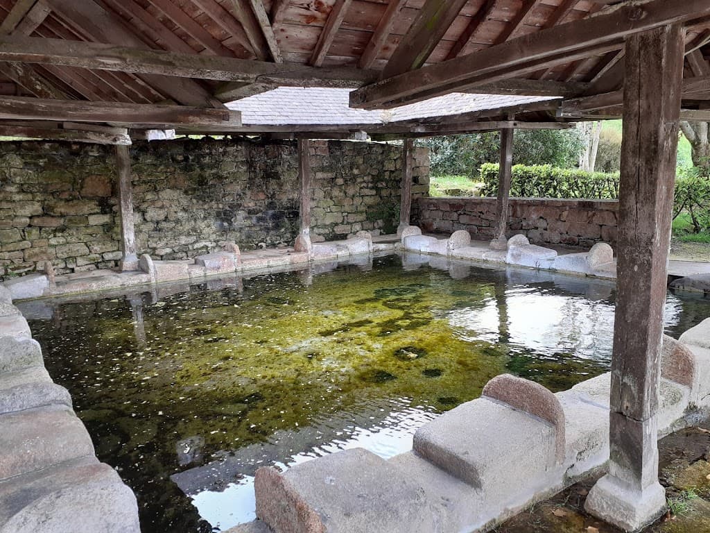 Brunnen im Zentrum von Baud