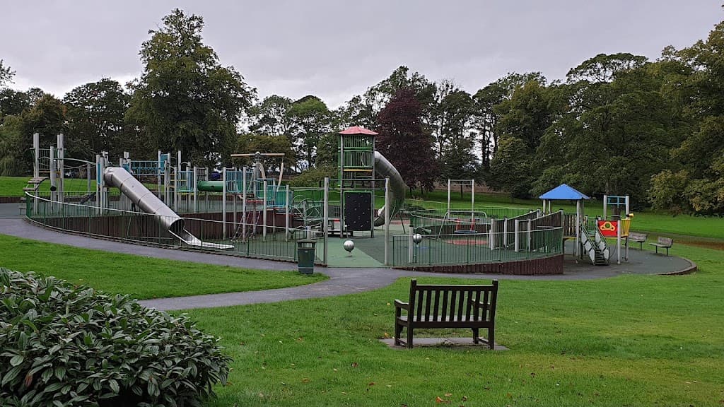 Pittencrieff Park