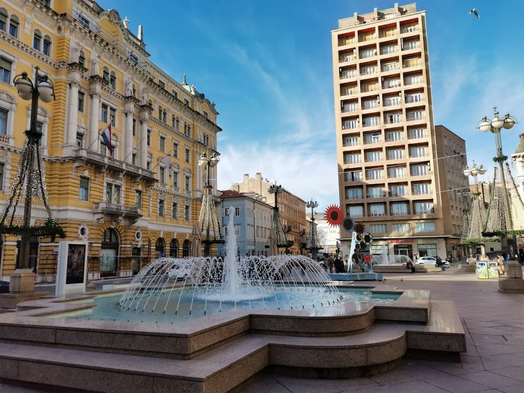 Fontana na Jadranskom trgu