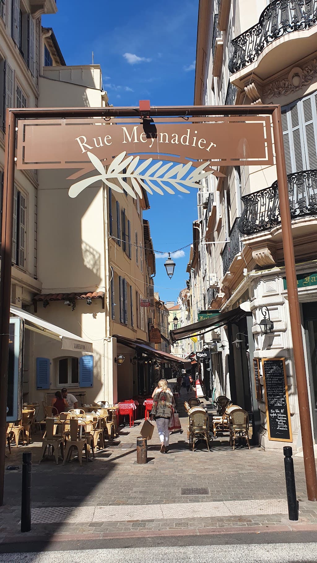 Rue Meynadier