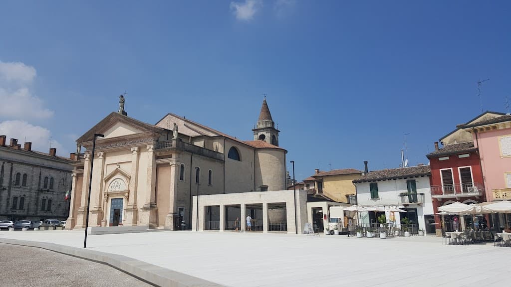 Piazza Ferdinando di Savoia