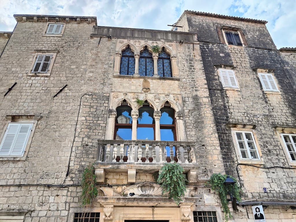 Ćipiko-Palast