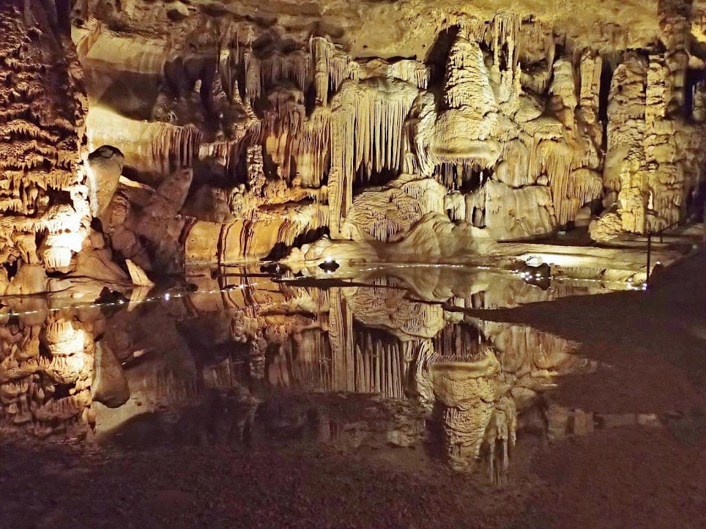 Höhle ohne Namen
