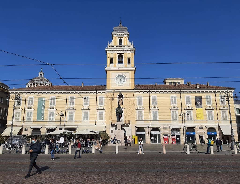 Piazza Giuseppe Garibaldi