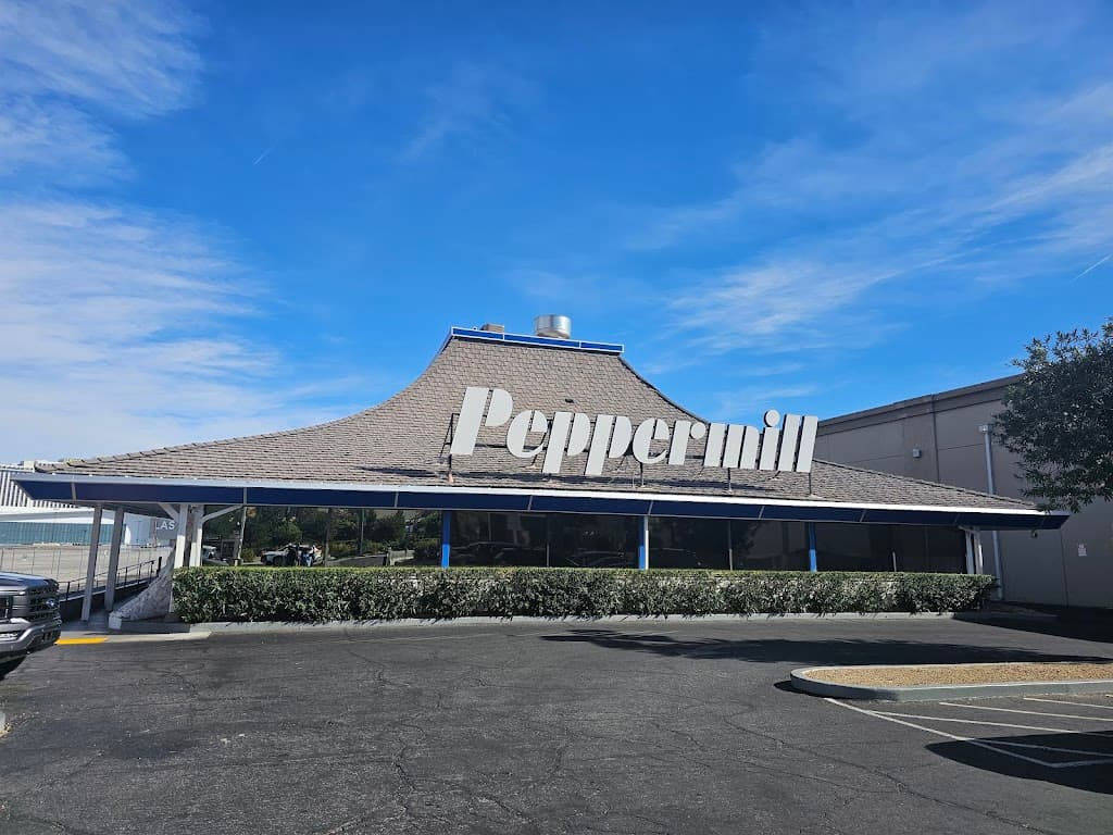 Peppermill Restaurant & Fireside Lounge