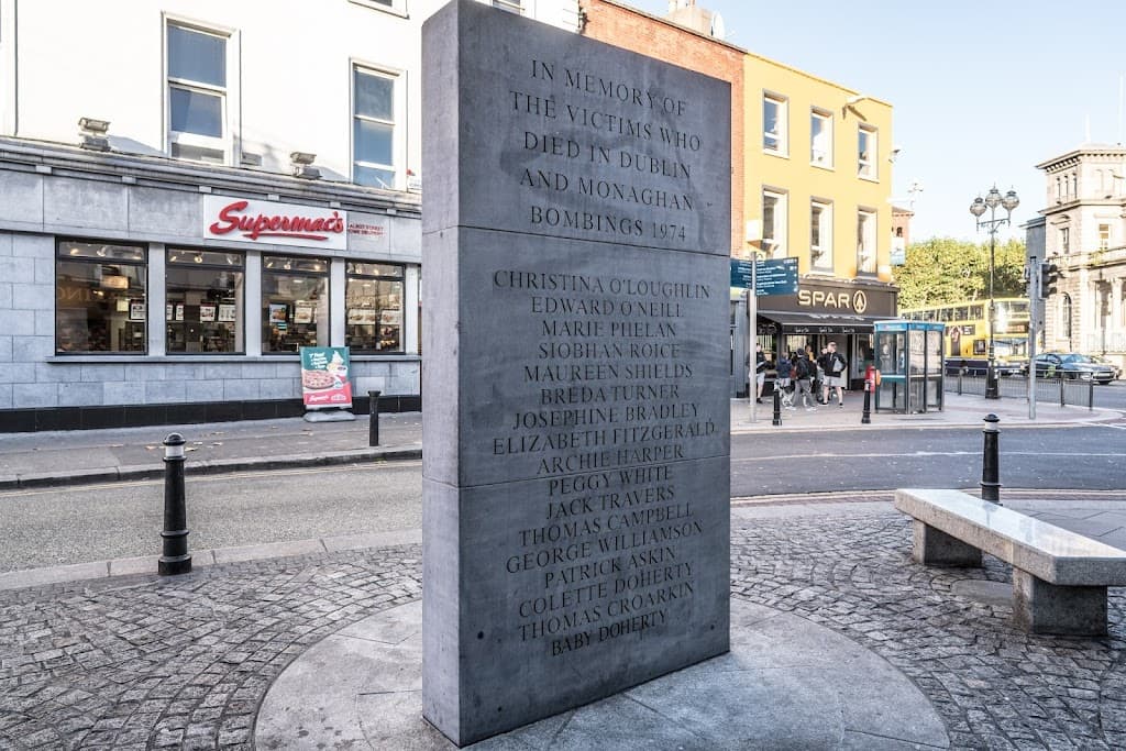 1974 Denkmal für die Bombenanschläge von Dublin und Monaghan