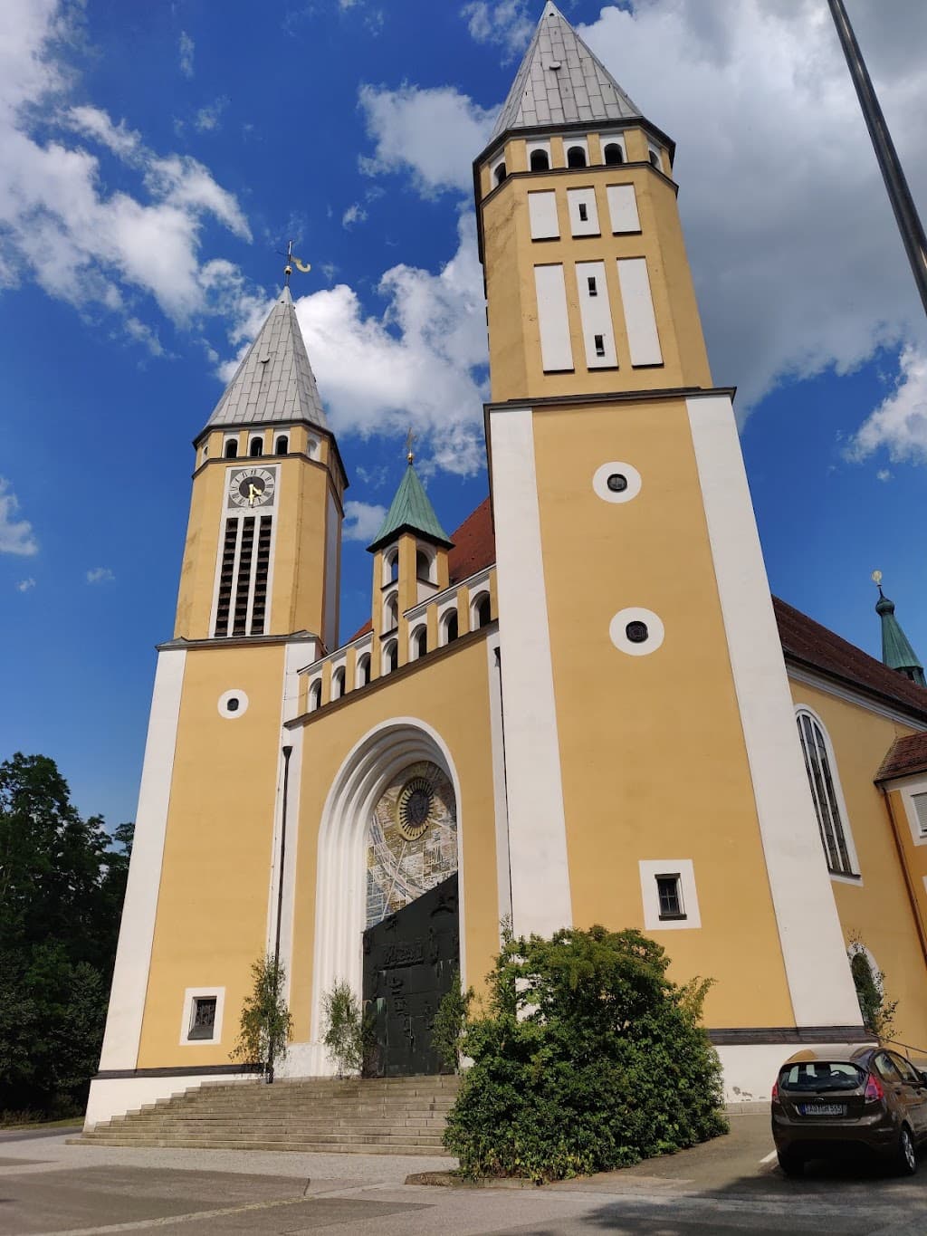 Kreuzbergkirche und Aussichtspunkt Kreuzberg