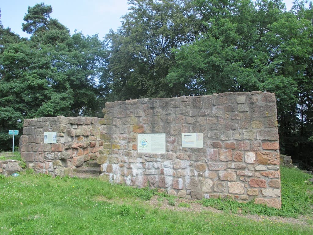 Burgruine "Zum Weißen Stein"