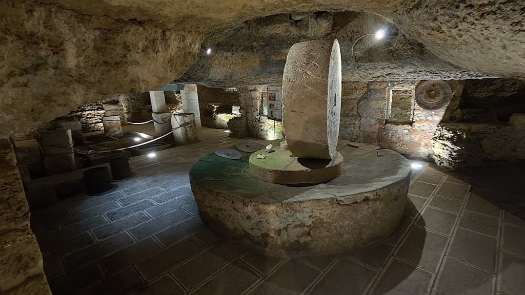 Frantoio Ipogeo di Palazzo Ducale und Pozzo Monumentale