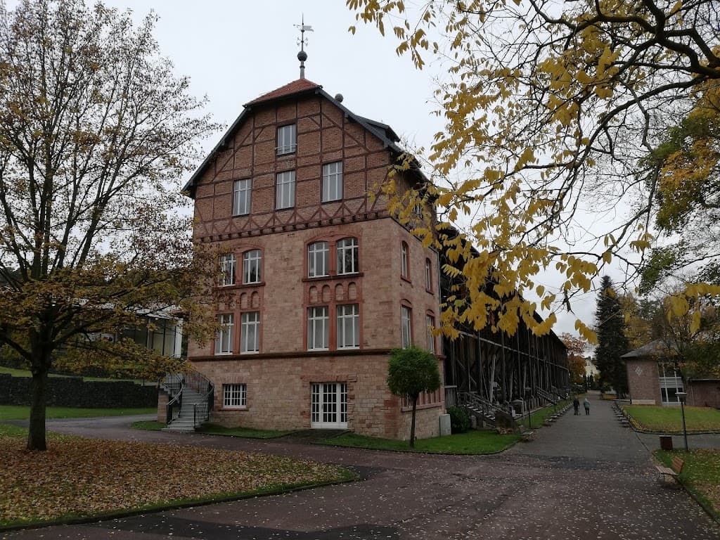 Gradierwerk und Salzhaus