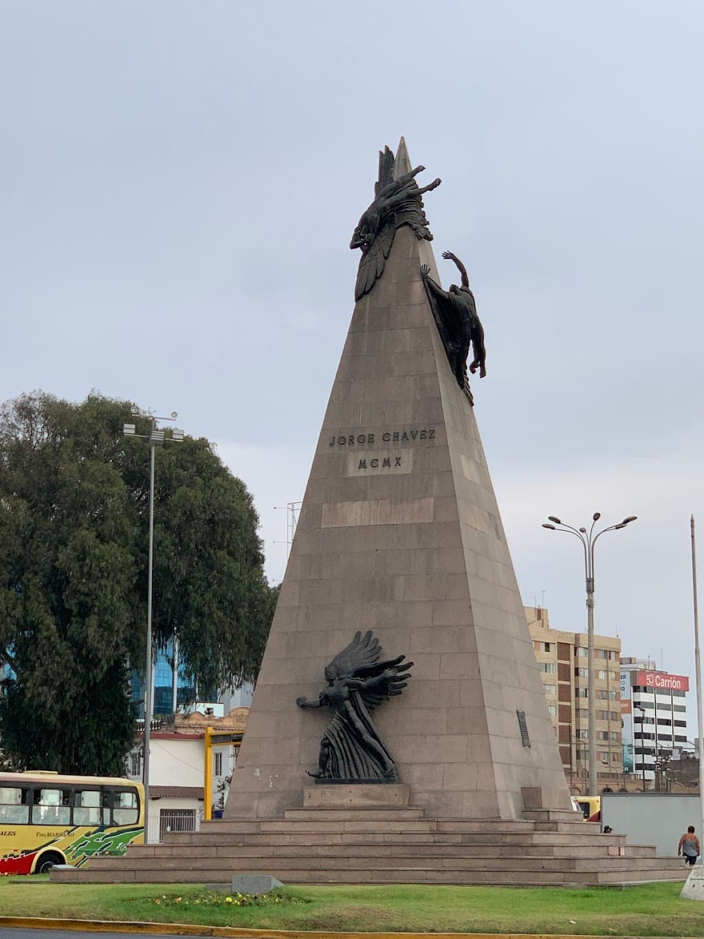 Monumento a Jorge Chávez