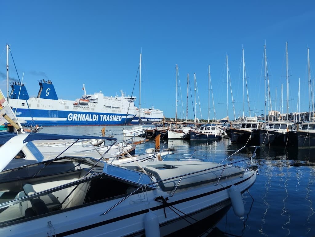 Hafen von Maó (Maritime Promenade)
