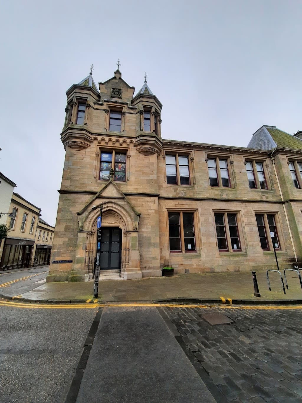 Dunfermline Carnegie Library & Galleries