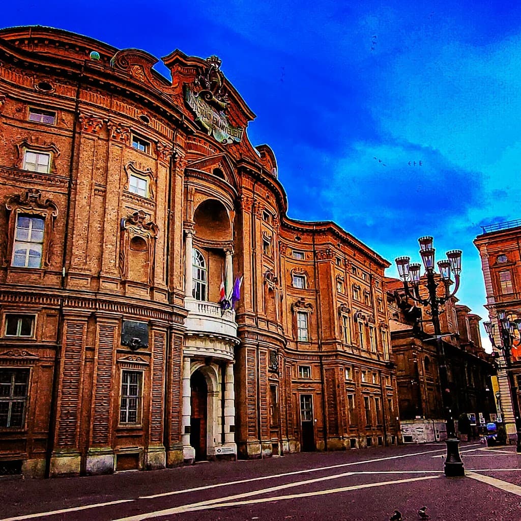 Piazza Carignano
