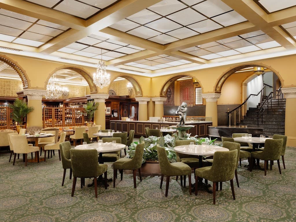Bibliotekbaren, Hotel Bristol