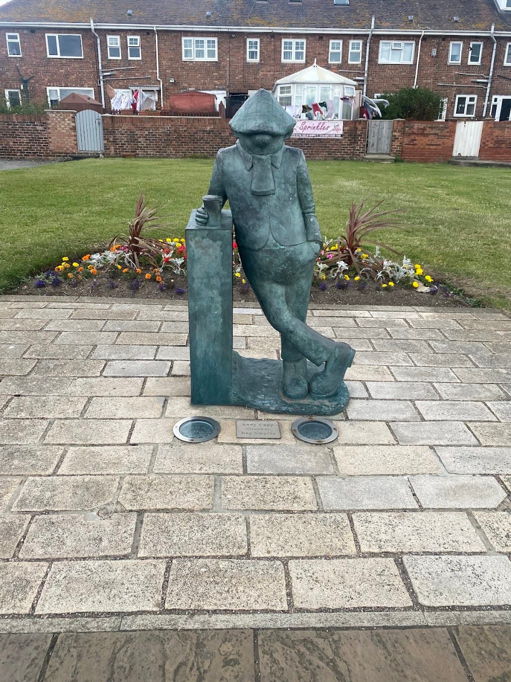 Andy Capp Statue