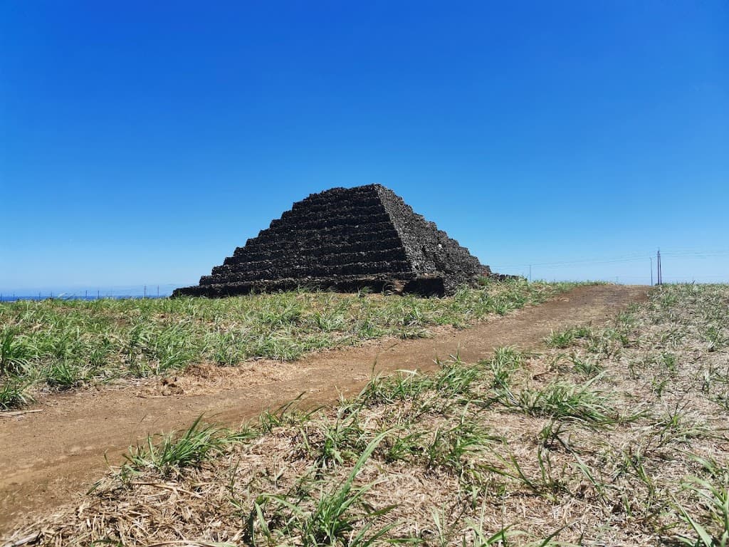 Sieben Pyramiden
