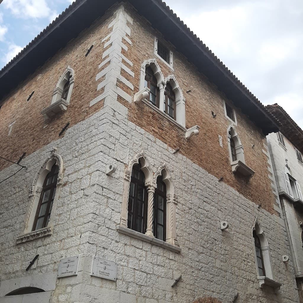 Gradska palača Poreč