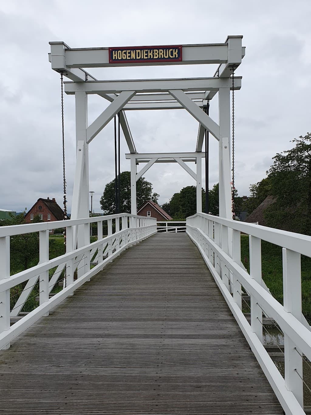 Hogendiekbrücke und Brauttür