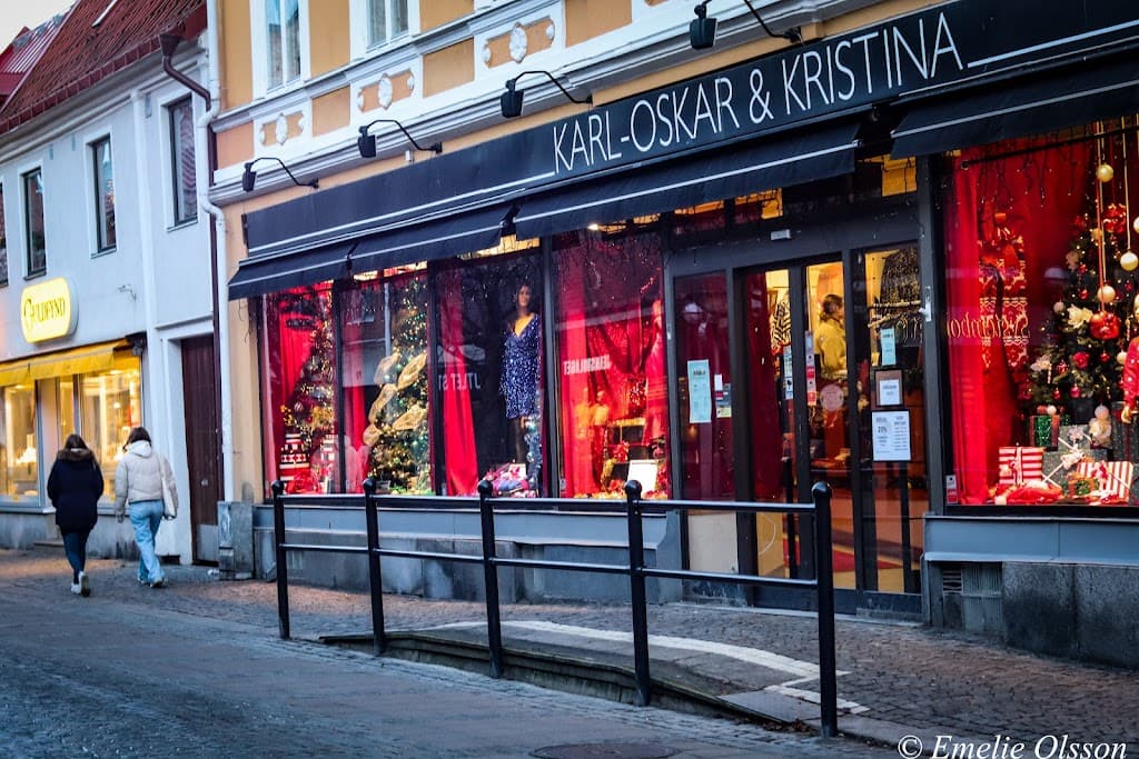 Statue von Karl-Oskar und Kristina