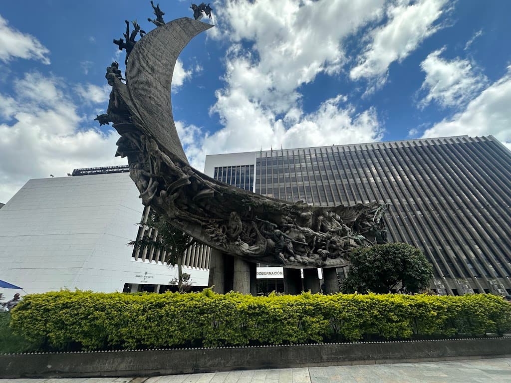 Monumento a la Raza