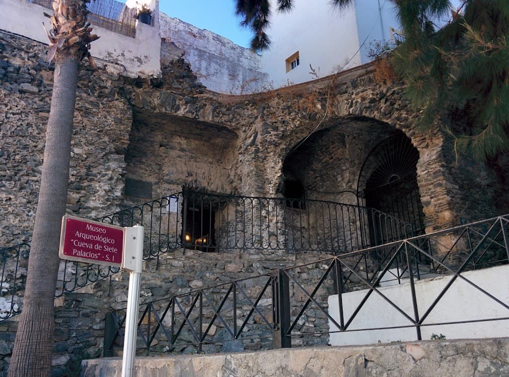 Cueva de Siete Palacios
