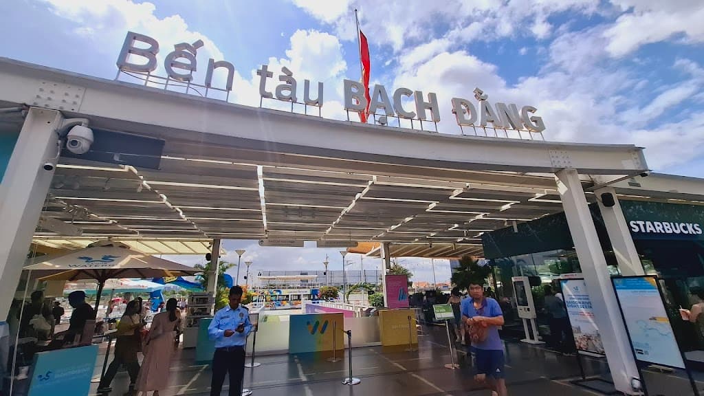Bạch Đằng Pier