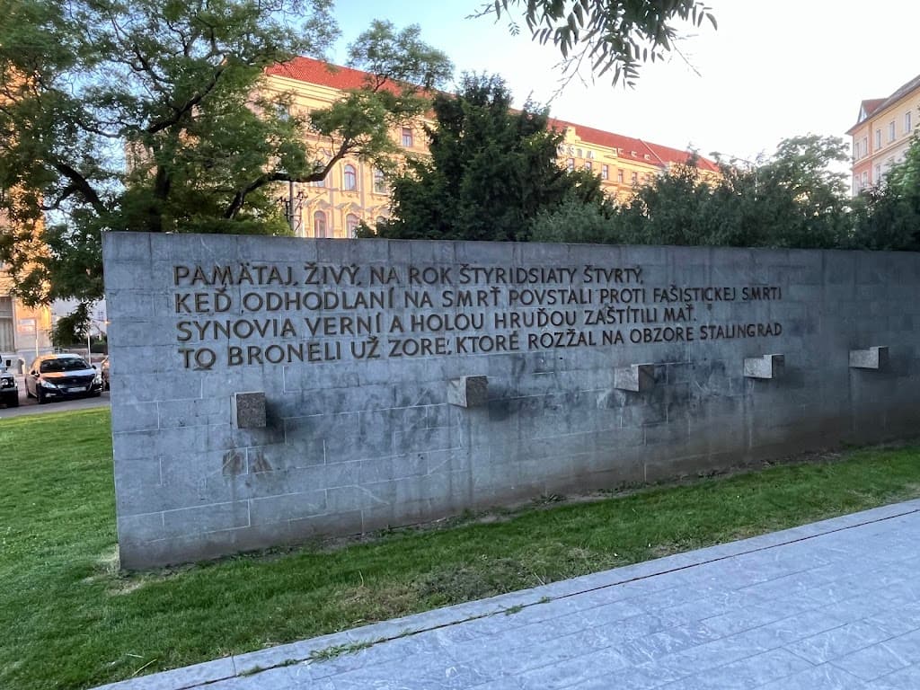 Námestie Slovenského národného povstania