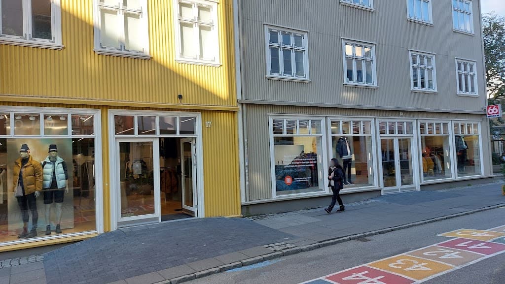 Die verborgene Burgerbude / Der 66°North-Laden