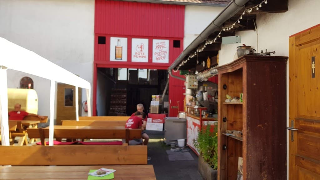 Rote-Pumpe Straußwirtschaft