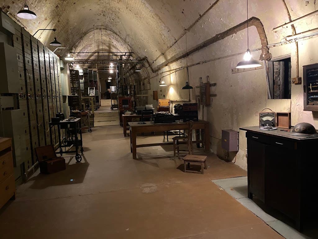 Geheime Kriegstunnel