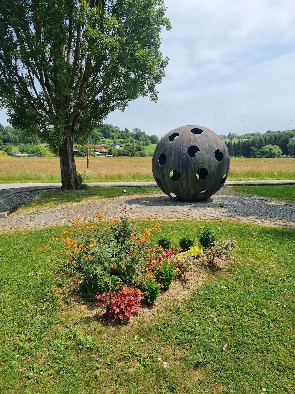 Spominsko obeležje Balon