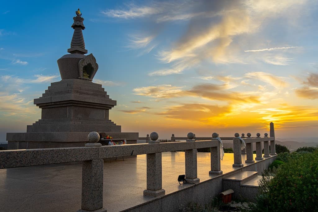 Stupa Budista – Associação para a Paz no Mundo