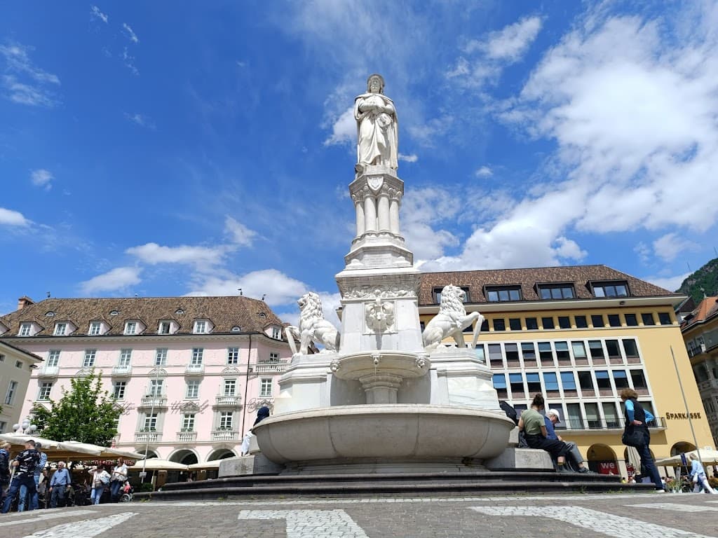 Walter-von-der-Vogelweide-Denkmal