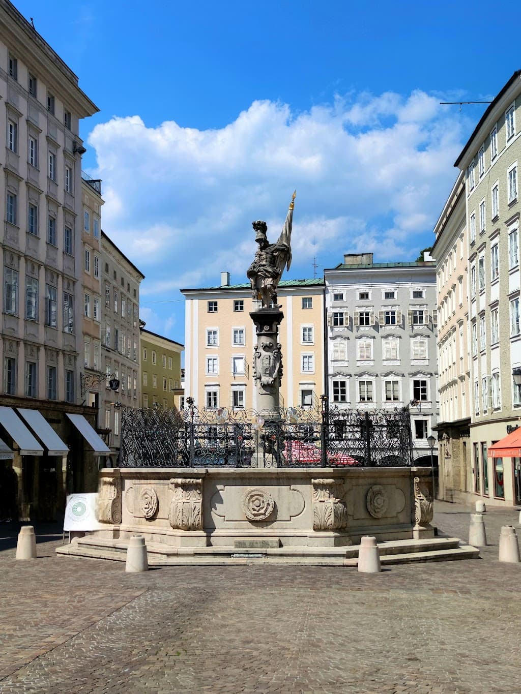 Pfarrplatz mit Floriansbrunnen