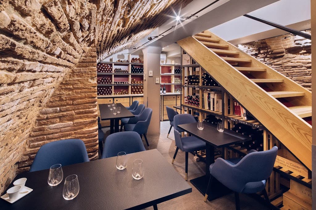 Le 5 Wine Bar